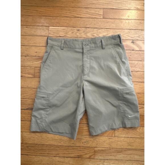 Men’s Size 30 Nike Golf Khaki Shorts - Picture 1 of 6